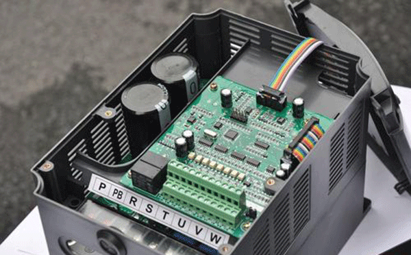 變頻器與西瑪電機的匹配問題。