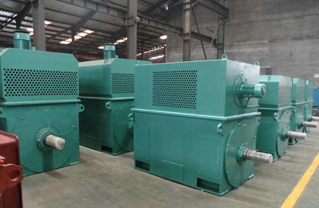 圖為西瑪電機(jī)庫房YKK高壓電機(jī)照片